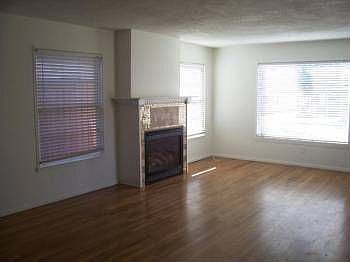 3rd image of 57 Smith Ave