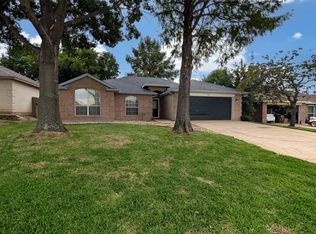 1604 Fern Dr, Mansfield, TX 76063
