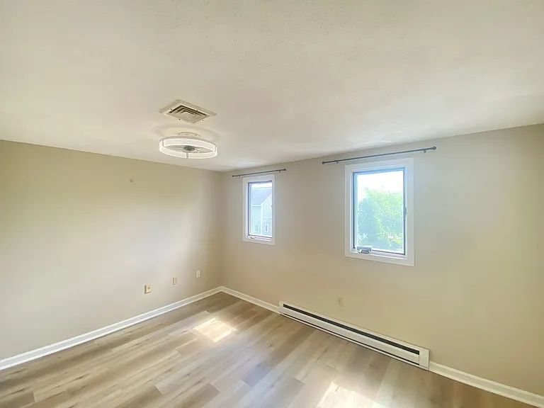 18 Profile Cir — Photo 12