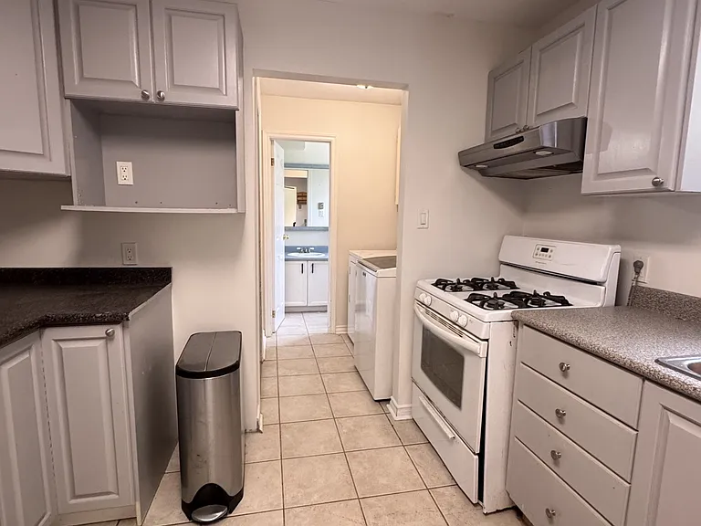 18 Annamaria Dr — Photo 34