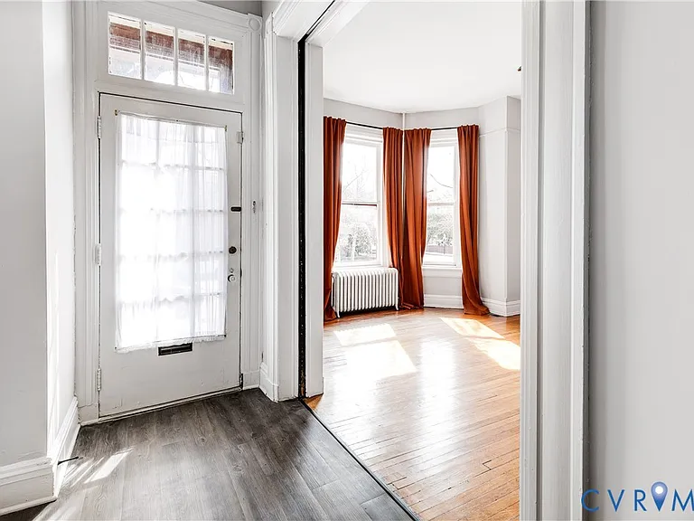 402 Stuart Cir #1 — Photo 4