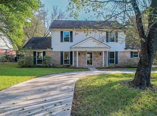 608 Brook Hollow Dr, Conroe, TX 77385