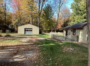 3939 N Meridian Rd, Sanford, MI 48657