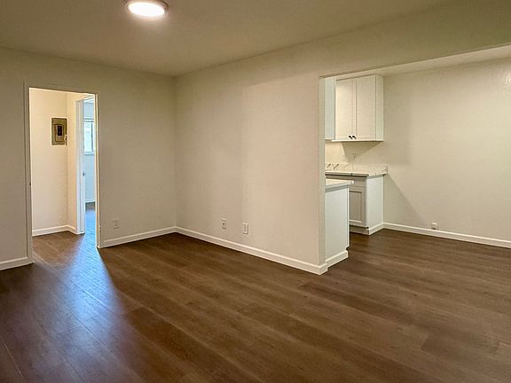 4th image of 2497 Anna Dr #13