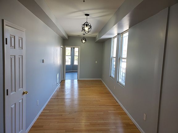 5th image of 625 Bramhall Ave #37E