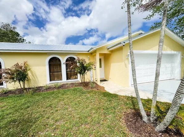 2358 SE Heathwood Cir, Port Saint Lucie, FL 34952