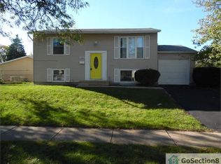 17680 Country Club Ln, Country Club Hills, IL