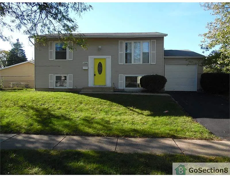 17680 Country Club Ln photo 1