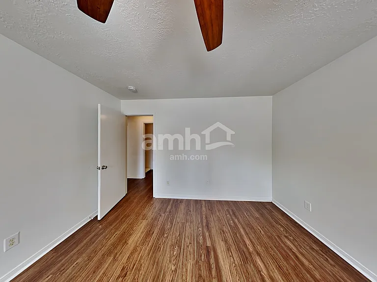 5349 Yale Dr — Photo 13