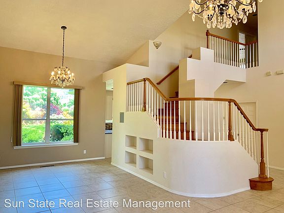 2nd image of 1514 Canyon Hills Dr NE