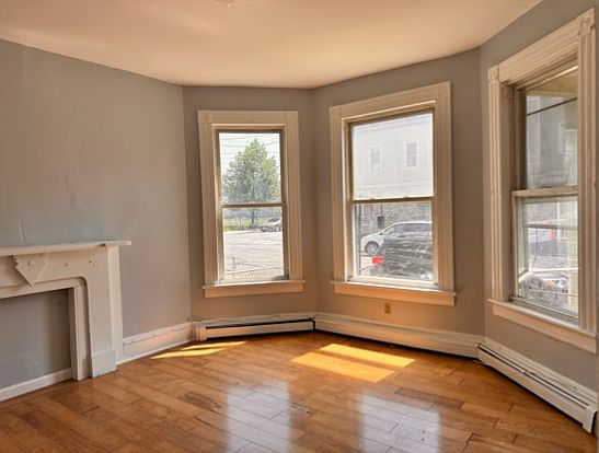 1st image of 240 Madison Ave #1