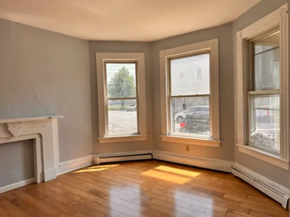 240 Madison Ave #1, Bridgeport, CT 06606