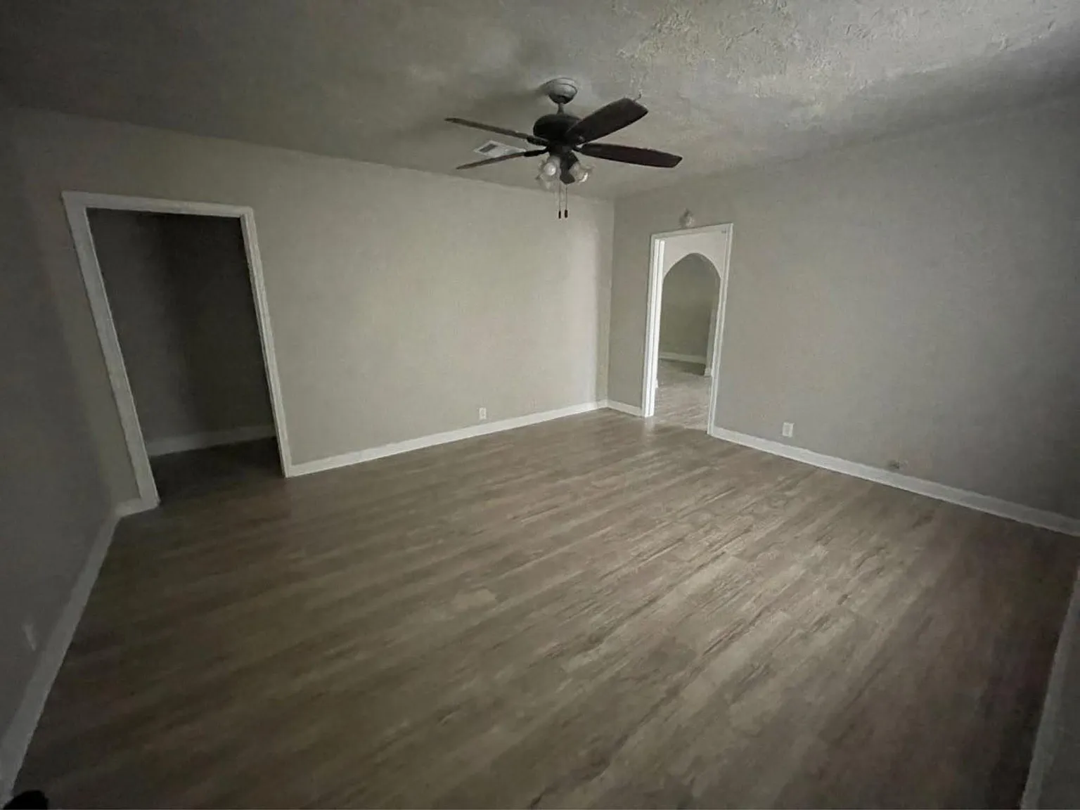 4 bed, 2.0 bath, 2914 sqft, $2,500 — Photo 3
