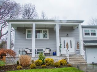 12 Cayuga Ct, Springfield, NJ 07081