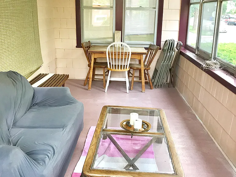 584 Rose Ave E #1 — Photo 8