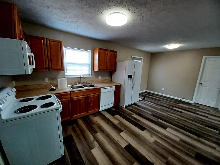 591 Joshua Dr — Photo 6