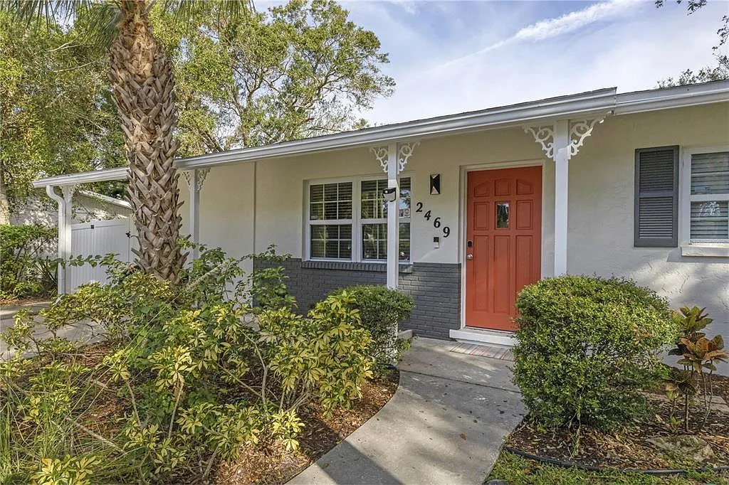 4 bed, 2.0 bath, 1760 sqft, $4,400 — Photo 2