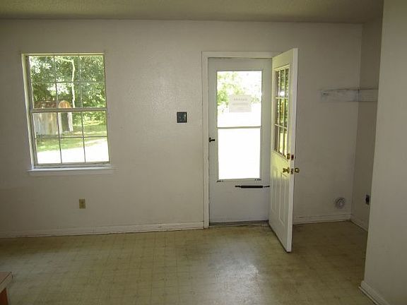 4th image of 6900 Jamestown Dr