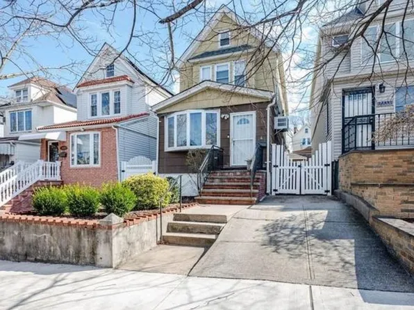 7831 62nd St, Ridgewood, NY 11385