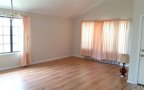 3rd image of 5235 Jasmine St