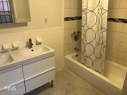 Rented by MNS | media 5