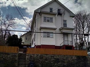 652 Douglas Ave, Providence, RI 02908