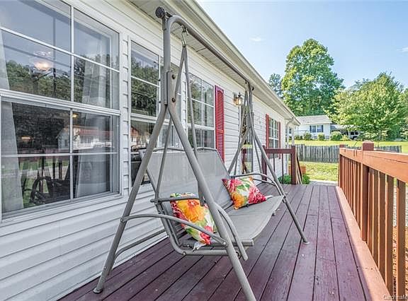 3rd image of 143 Bradford Terrace Ln
