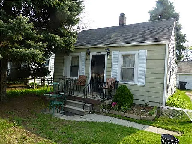5820 Recamper Dr photo 1