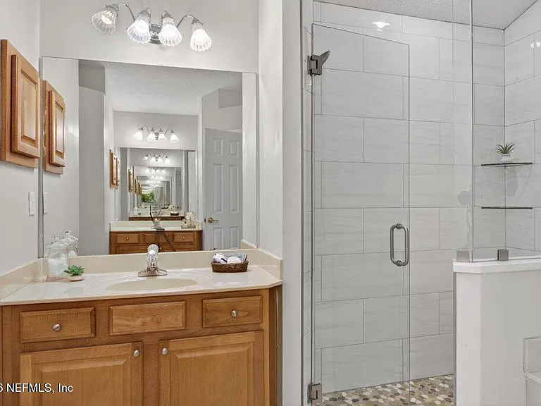 1634 Majestic View Ln — Photo 31