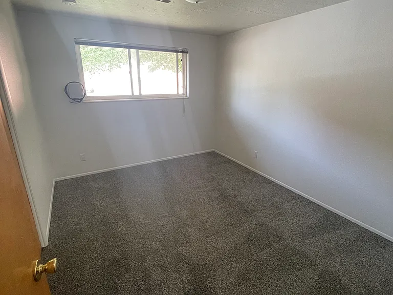 345 W 600 N — Photo 19