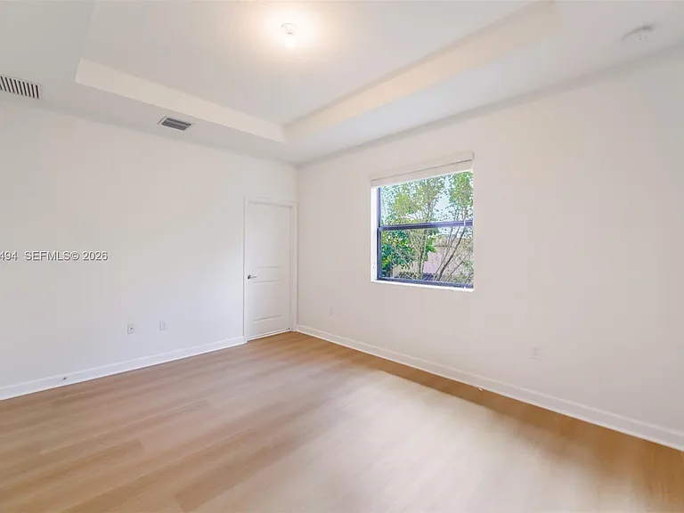 640 NE 207th St — Photo 19