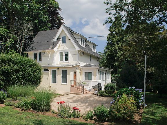 3rd image of 21 Puritan Ave
