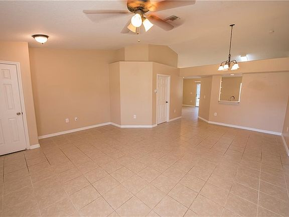 5th image of 1047 Heron Ct