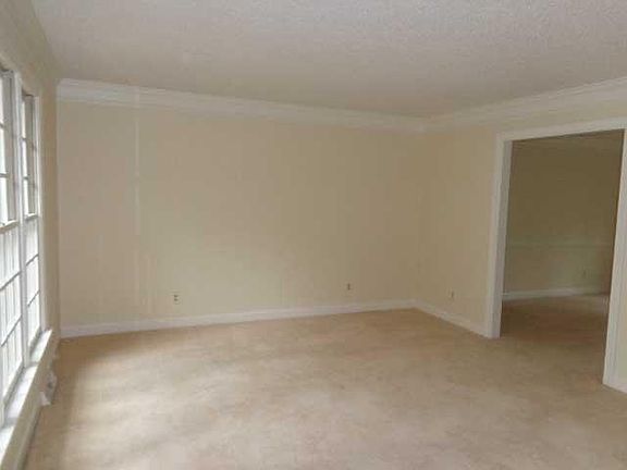 5th image of 326 Eastwind Dr