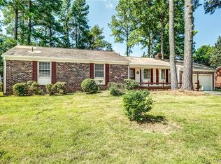 121 Essex Rd, Colonial Heights, VA 23834