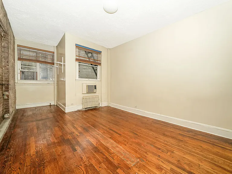 363 3rd Ave #2B — Photo 4