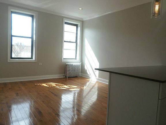 3rd image of 2574 33rd St APT 5F