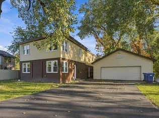 7807 W 92nd St, Hickory Hills, IL 60457