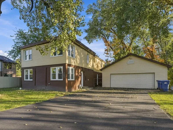 7807 W 92nd St, Hickory Hills, IL 60457