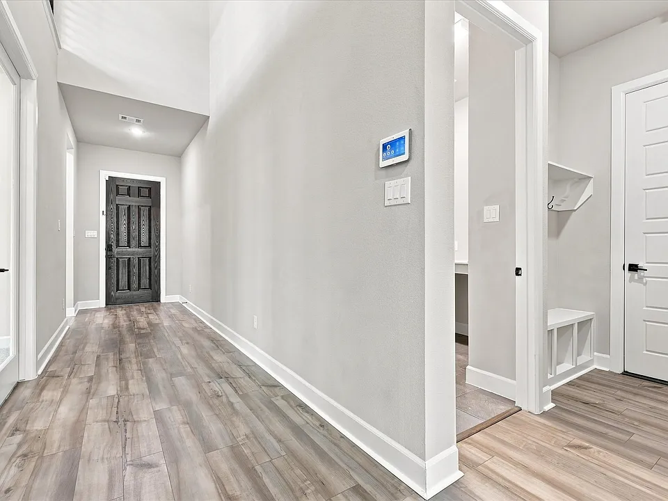 1705 McKnight Dr