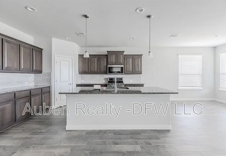 1343 Fox Hollow Rd — Photo 10