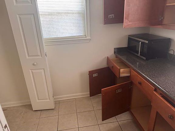 4th image of 3278 Desaix Blvd
