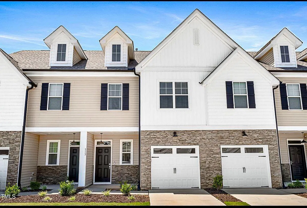 3 bed, 2.5 bath, 1515 sqft, $2,200 — Photo 1