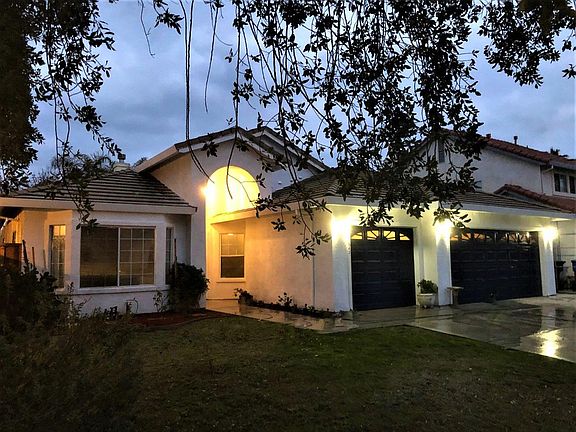 2nd image of 1942 Davis Dr