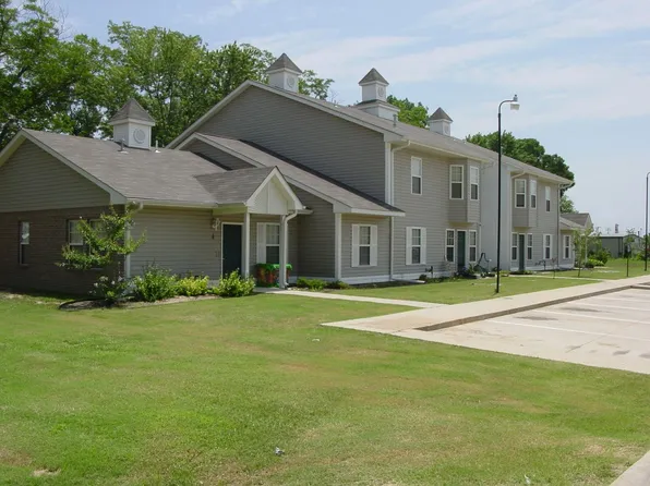 West Pine Apartments