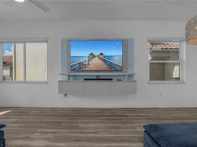 5396 Cameron Dr — Photo 13
