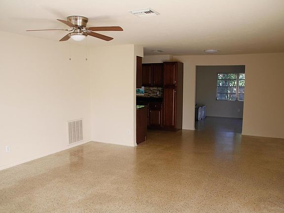 2nd image of 2580 Shady Oaks Dr