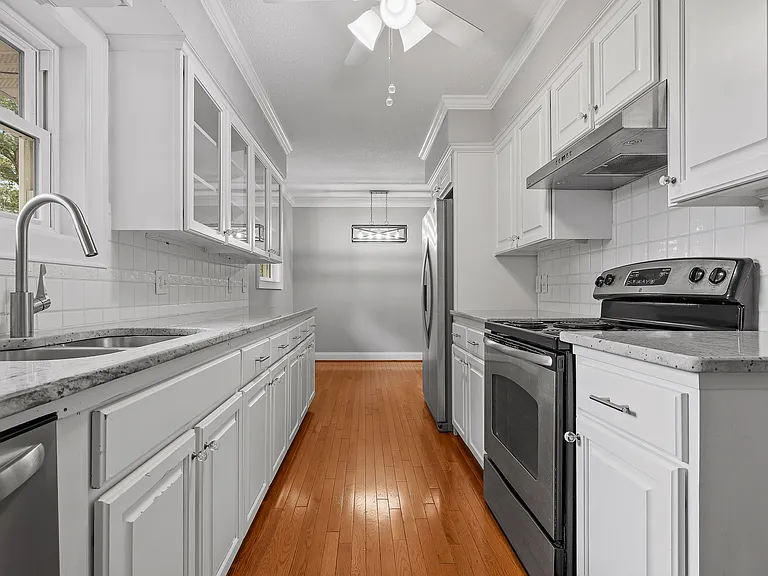 3443 Shadowlawn Dr — Photo 12
