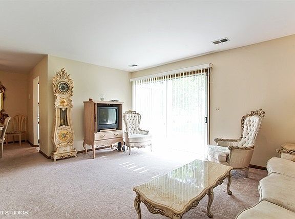 4th image of 209 Charleston Ct Unit 7