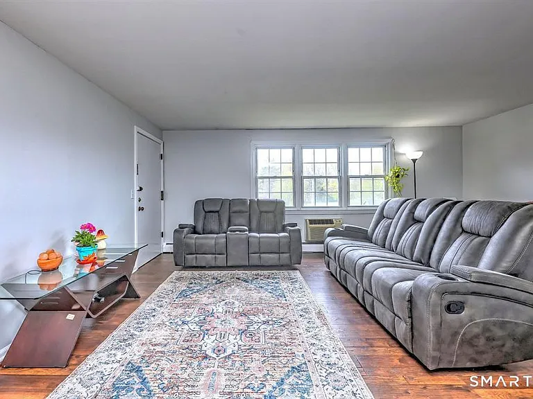 1254 Farmington Ave #C — Photo 5